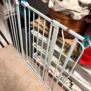 Regalo Easy Step Extra Wide Walk Thru Baby Gate